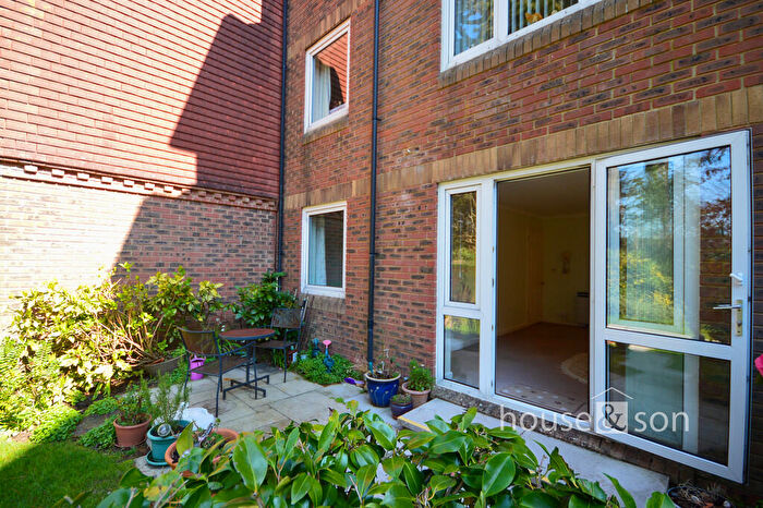 1 Bedroom Apartment For Sale In Queens Park West Drive, Bournemouth, BH8