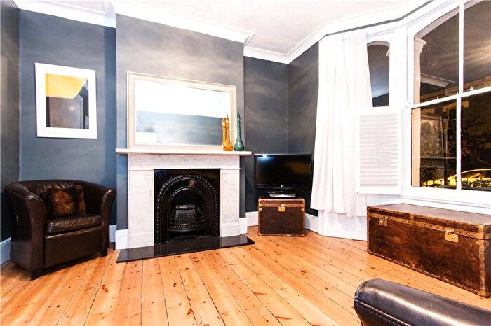 3 Bedroom Terraced House For Sale In Elderfield Road, London, E5