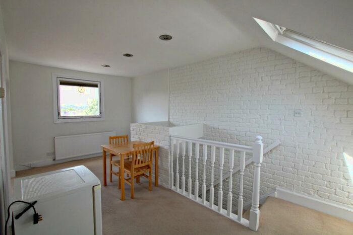 1 Bedroom Flat To Rent In Chichele Road, Willesden Green, NW2