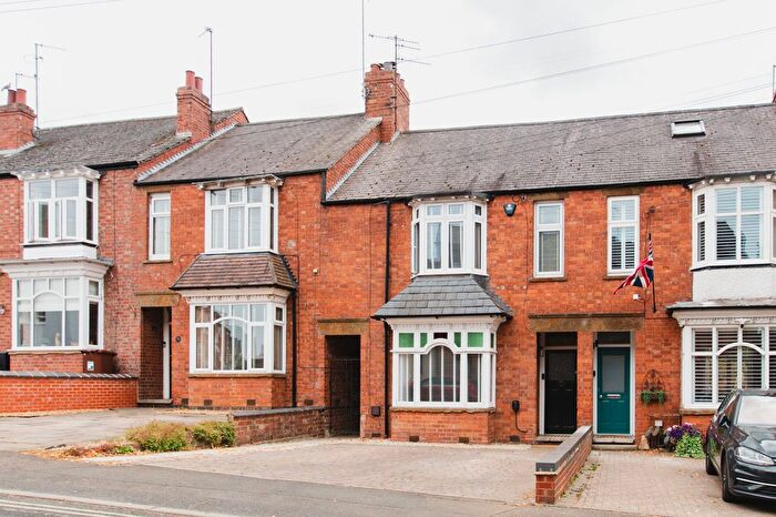 3 Bedroom Terraced House For Sale In Bear Garden Road, Banbury, OX16