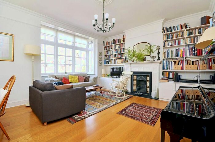 3 Bedroom Maisonette To Rent In Durham Road, East Finchley, London, N2