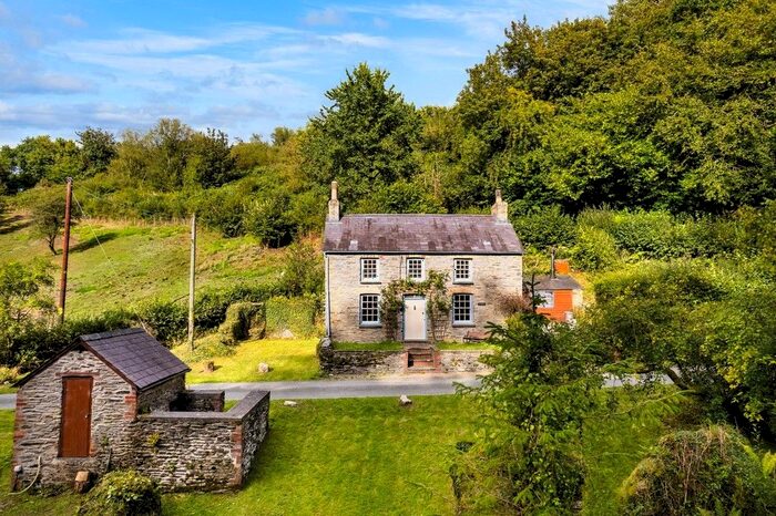 2 Bedroom Cottage For Sale In Rhos, Llandysul, SA44