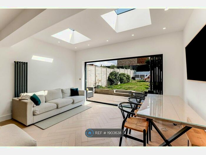 5 Bedroom Semi-Detached House To Rent In Woodside Road, Bexleyheath, DA7