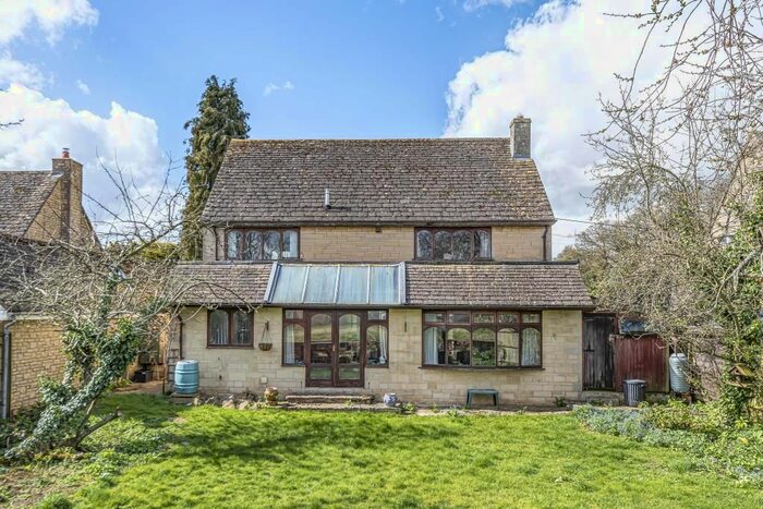 4 Bedroom Detached House For Sale In Shilton, Oxfordshire, OX18