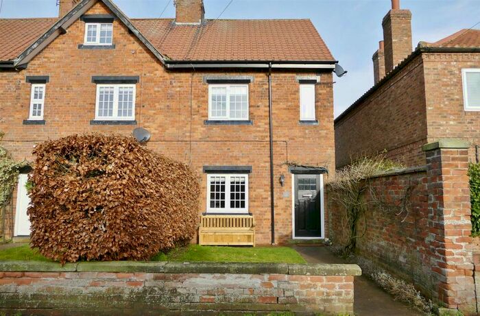 3 Bedroom End Of Terrace House For Sale In Chapel Row, Driffield Road, Huggate, YO42