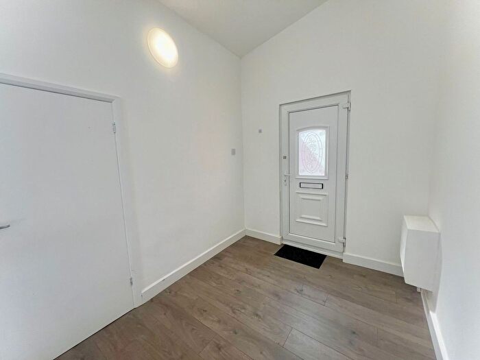 6 Bedroom Terraced House For Sale In High Street, Ulceby, DN39