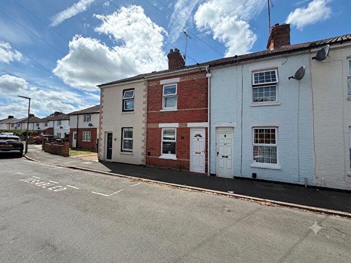2 Bedroom Terraced House For Sale In Eaton Road, Camberley, Surrey, GU15