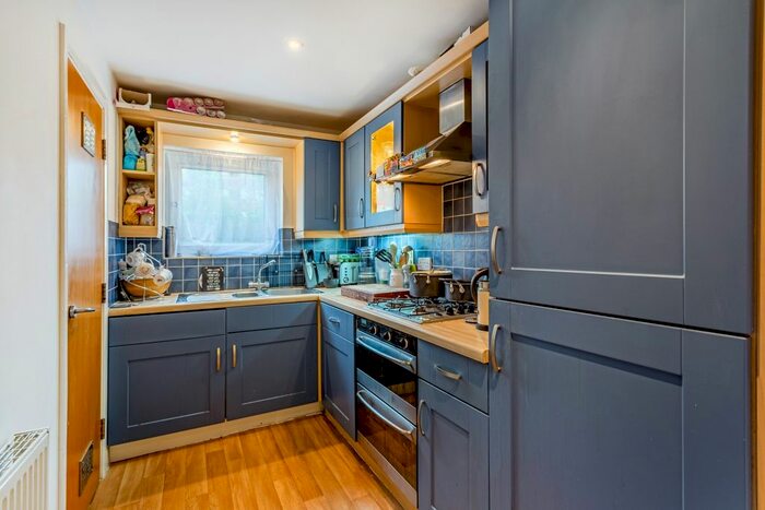 1 Bedroom Flat To Rent In Penn Place, Northway, Rickmansworth, WD3