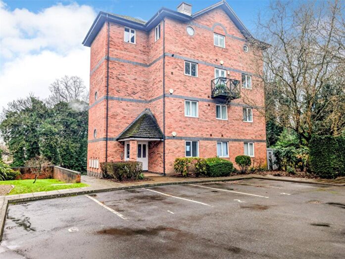 2 Bedroom Flat For Sale In Round Hill Wharf, Kidderminster, Worcestershire, DY11