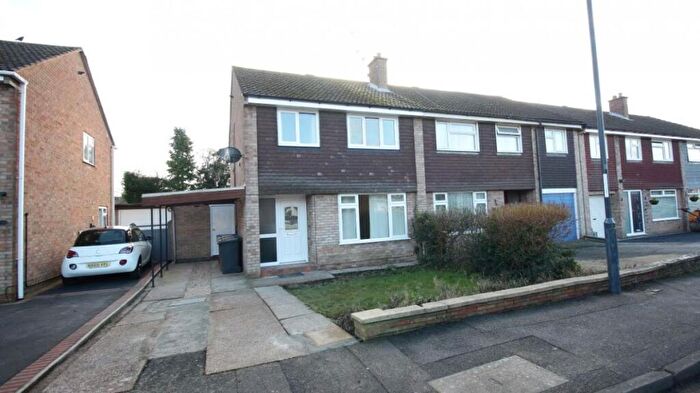3 Bedroom Semi-Detached House To Rent In Bedroom Semi-Detached House, Draycott Drive, Mickleover, DE3