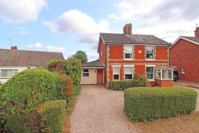 4 Bedroom Semi-Detached House For Sale In Bergholt Road, Brantham, Manningtree, CO11