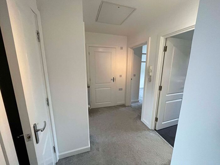 2 Bedroom Flat For Sale In Cruickshank Drive, Wendover, HP22