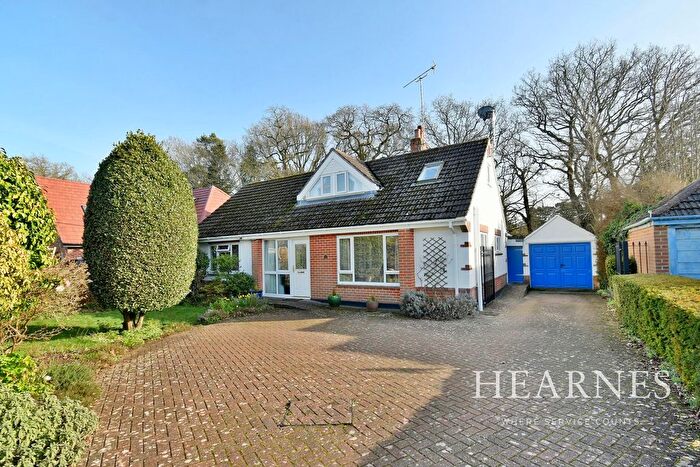 4 Bedroom Detached House For Sale In Monkton Close, Ferndown, BH22
