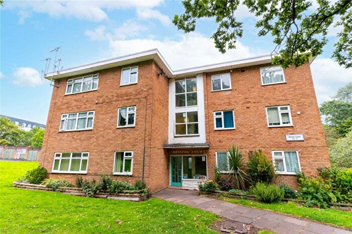 2 Bedroom Apartment To Rent In Silvington Close, Birmingham, West Midlands, B29