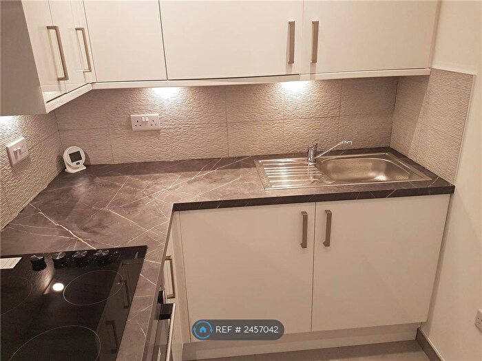 2 Bedroom Flat To Rent In Whitehill Street, Glasgow, G31