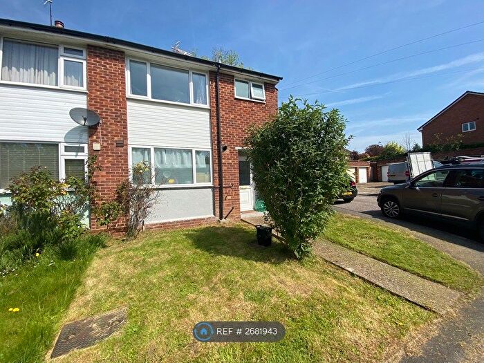 3 Bedroom Semi-Detached House To Rent In Tanhouse Lane, Wokingham, RG41