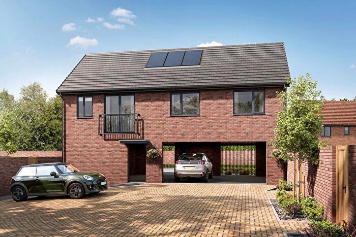 2 Bedroom Apartment For Sale In Thorpe Close, Bordon, Hampshire, GU35