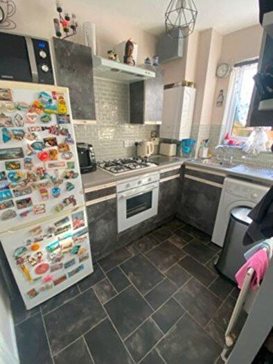 1 Bedroom Property To Rent In Stranraer Gardens, Slough, SL1