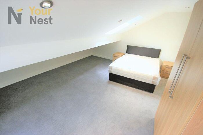 2 Bedroom Apartment To Rent In Flat, Park View, Headingley., LS6