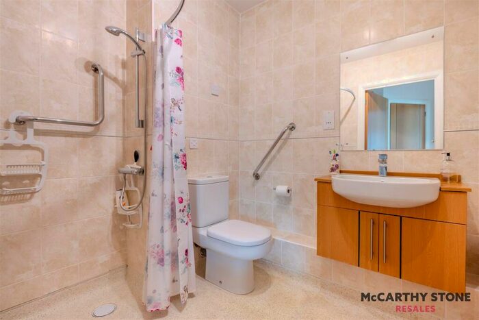1 Bedroom Apartment For Sale In Booth Court, Handford Road, Ipswich, IP1