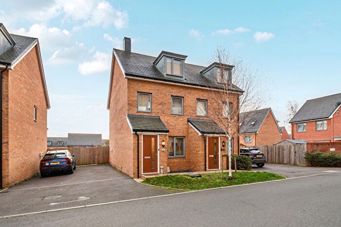 3 Bedroom Semi-Detached House For Sale In Discovery Drive, Swanley, BR8