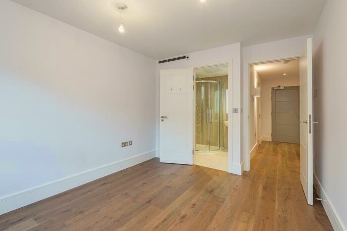 2 Bedroom Flat To Rent In Camden High Street, Camden, NW1