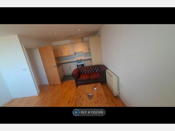 1 Bedroom Flat To Rent In Church Street, Dunstable, LU5