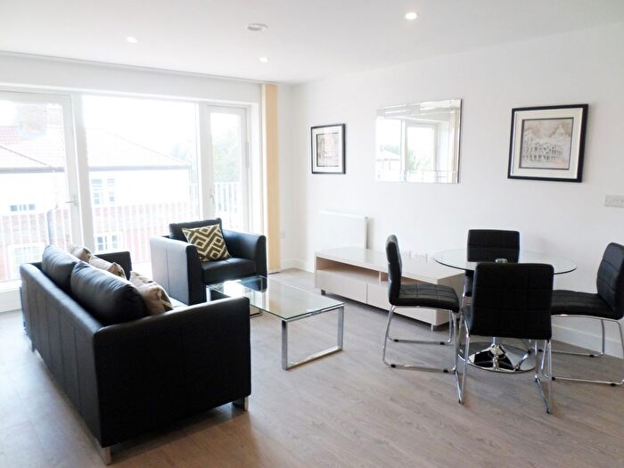 2 Bedroom Flat To Rent In Pullman Building, Bermondsey Spa, Bermondsey, SE16