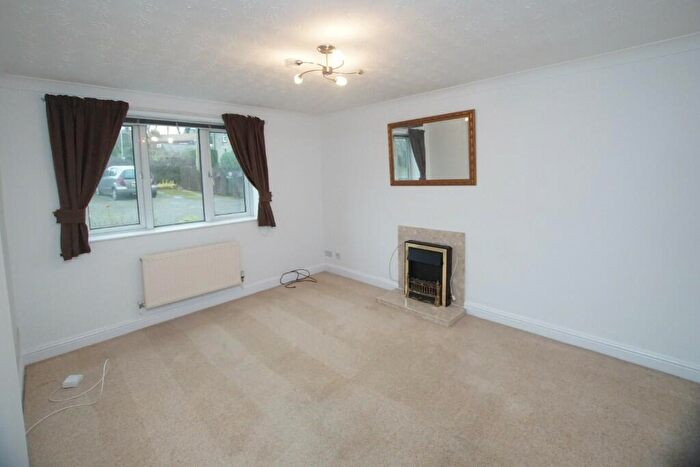 1 Bedroom Flat To Rent In **Parking** Greenwater Meadow, Hollingworth, SK14