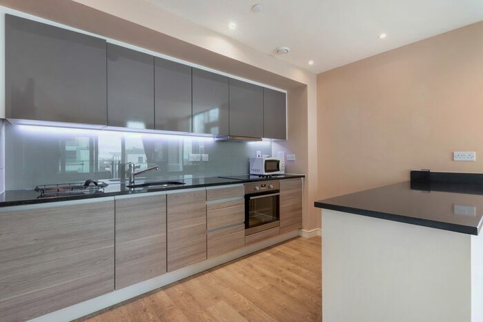 2 Bedroom Flat To Rent In Witham House, Enterprise Way, Wandsworth, SW18