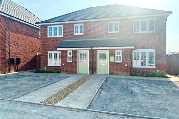 3 Bedroom Semi-Detached House To Rent In Clive Road, Crewe, CW1