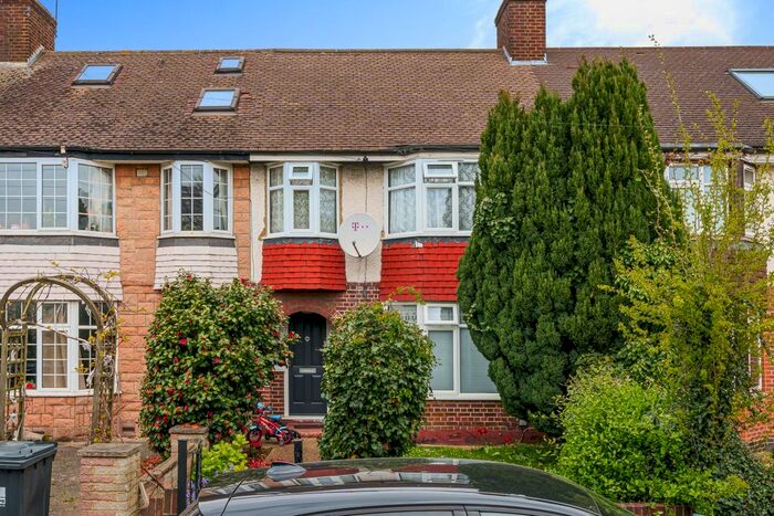 3 Bedroom Terraced House To Rent In Cloister Road, London, W3