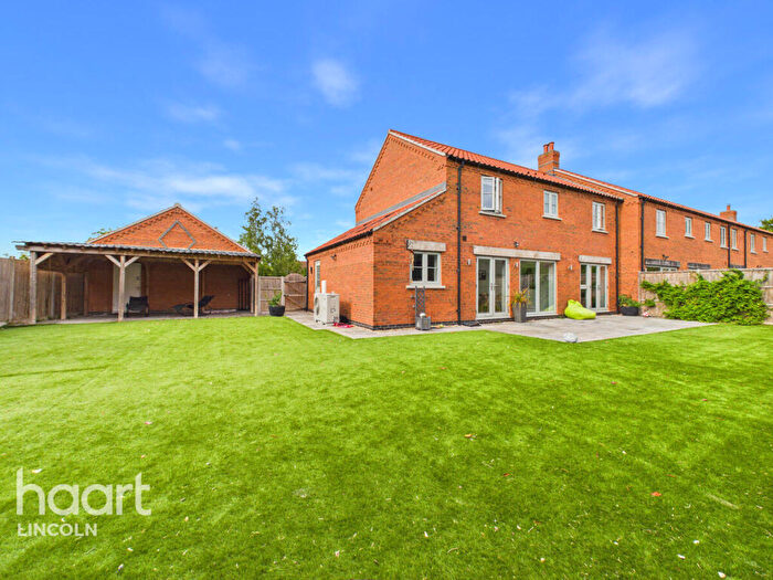 3 Bedroom Barn Conversion For Sale In St Peters Court, Newton-on-Trent, LN1