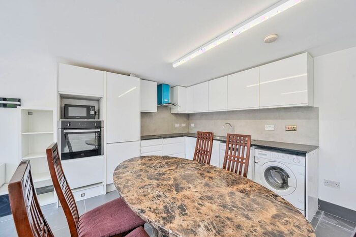 4 Bedroom Property To Rent In Rochester Way, Kidbrooke, London, SE9