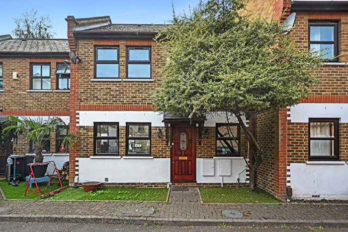 4 Bedroom Terraced House To Rent In Pegasus Close, Green Lanes, London, N16