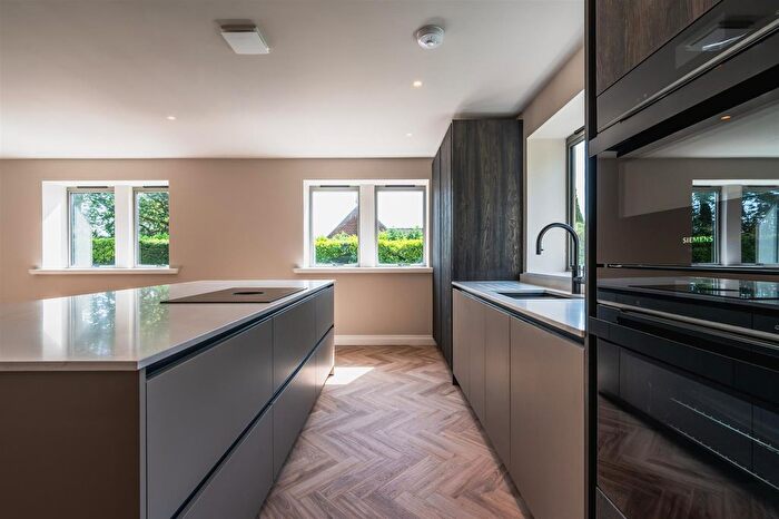 2 Bedroom Flat For Sale In Apartment Vicarage Gardens, Vicarage Lane, Dore, Sheffield, S17