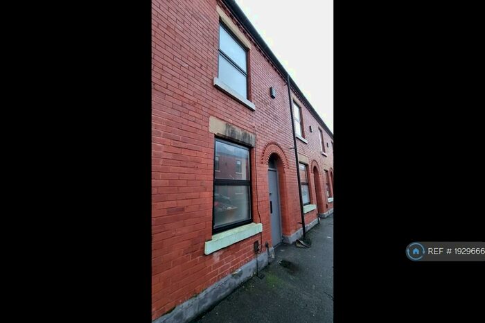 3 Bedroom Terraced House To Rent In Laburnum Street, Salford, M6