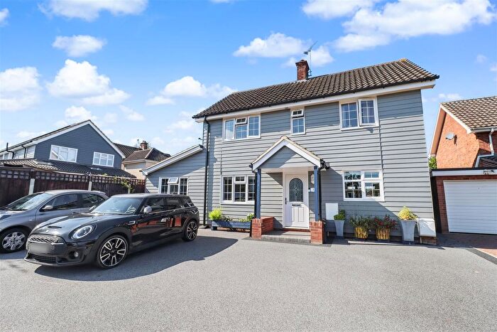 4 Bedroom Detached House For Sale In Maylands Drive, Braintree, CM77