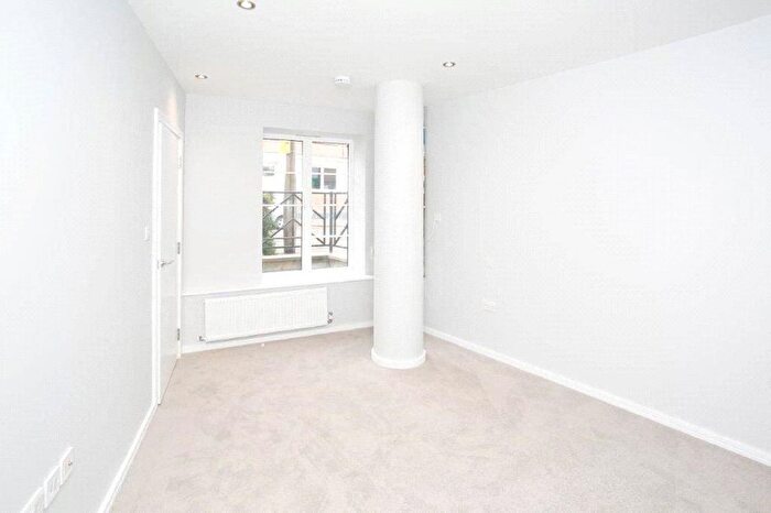 1 Bedroom Flat To Rent In King Street, Watford, WD18