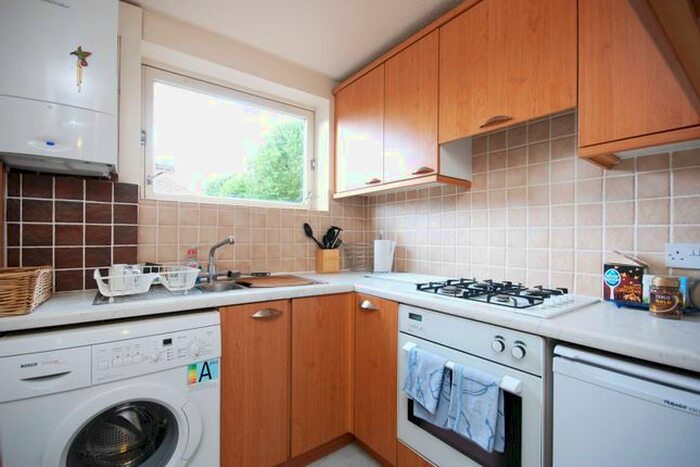1 Bedroom Flat To Rent In Barrowgate Road, Chiswick, London, W4