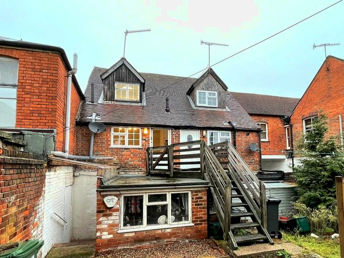 1 Bedroom Flat To Rent In Friday Street, Henley-On-Thames, RG9