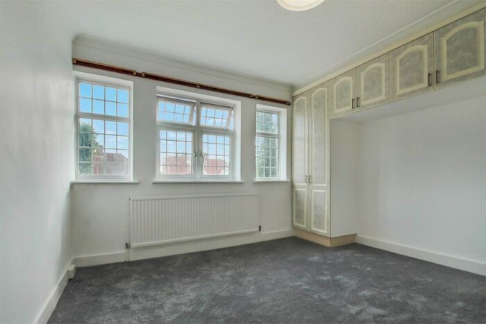2 Bedroom Flat To Rent In First Floor, Vivian Avenue, Wembley, HA9