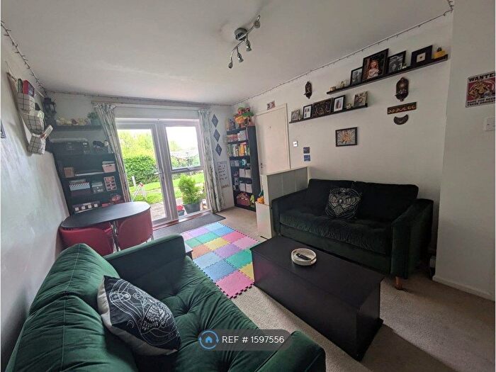 2 Bedroom Flat To Rent In Crawford Place, Newbury, RG14