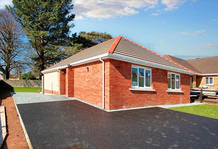 3 Bedroom Detached Bungalow For Sale In Hampshire Drive, Llanion Park, SA72