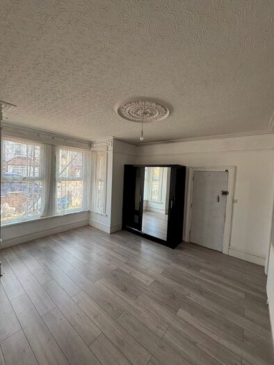 Studio To Rent In Aldborough Road South, Ilford, IG3