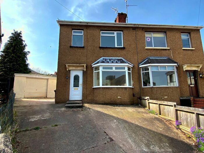 2 Bedroom houses for sale in Barrack Hill, NP20, Newport