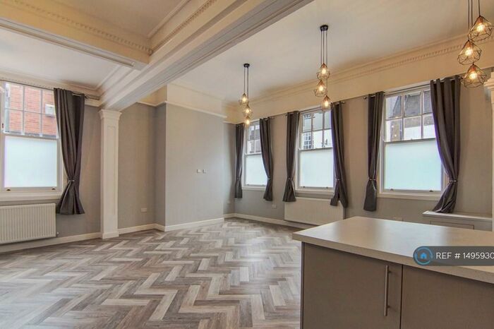 2 Bedroom Flat To Rent In High Street, Coleshill, B46