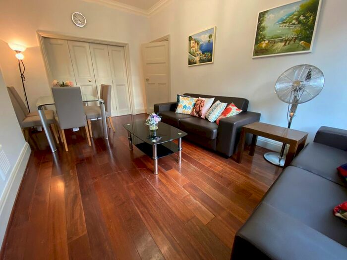 4 Bedroom Flat To Rent In Hornton Street, London, W8