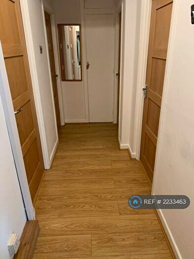 2 Bedroom Flat To Rent In Bonnersfield Lane, Harrow, HA1