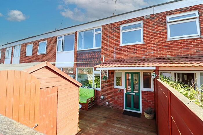 3 Bedroom Flat For Sale In Fleet Road, Fleet, GU51